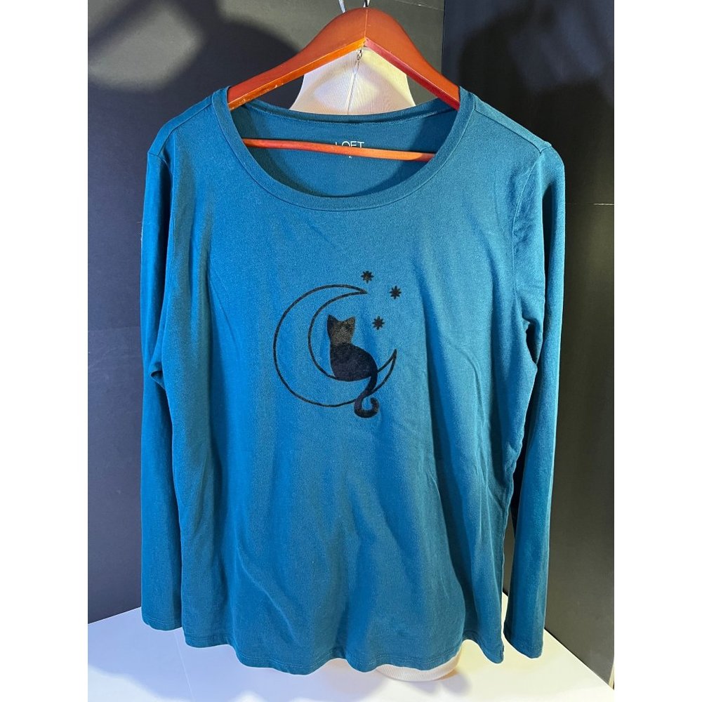 LOFT Long Sleeve Crescent Moon with Cat Logo Extra Large